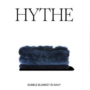 HYTHE Navy Bubble Blanket